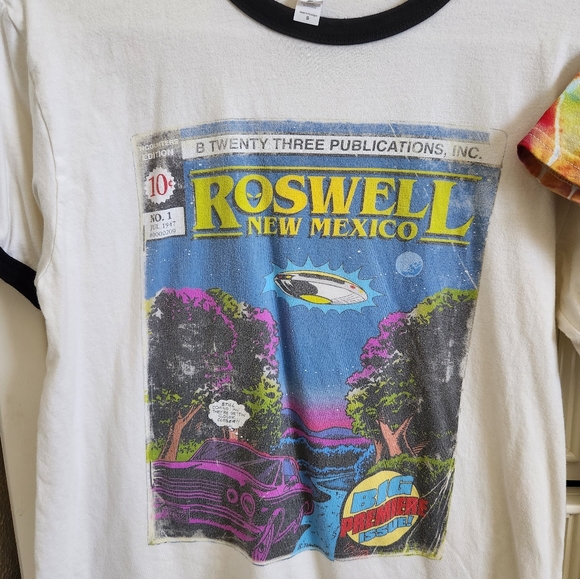 Alien Tshirt & Beanie Bundle - Picture 2 of 7